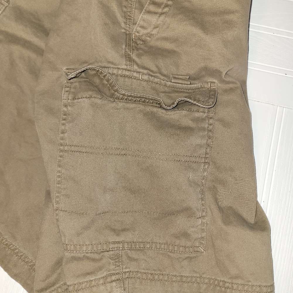 Columbia Army Green Mens Cargo Shorts Size- 38 Waist Length 19 in - Picture 5 of 7